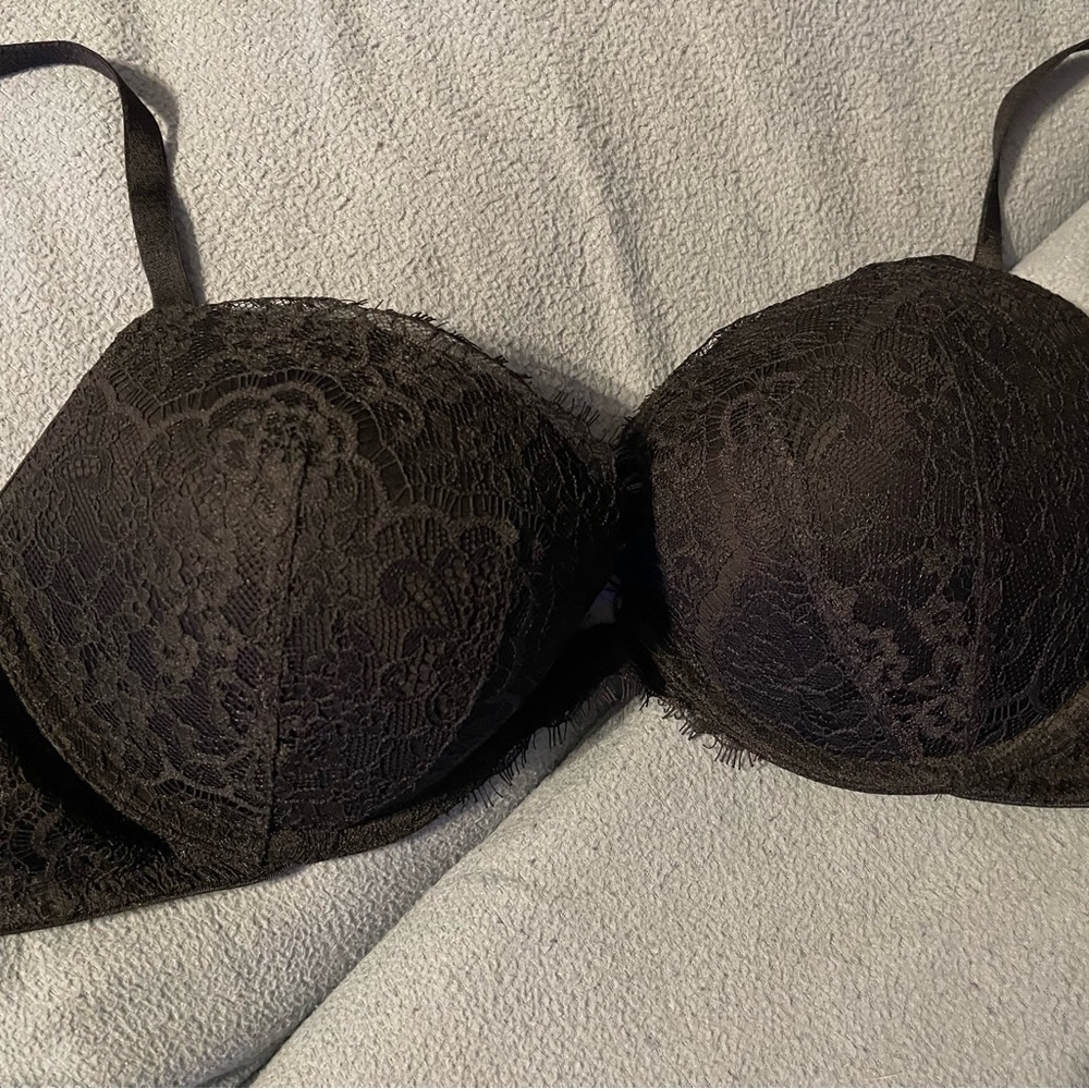 Victorias Secret black lace push up bra 34DD